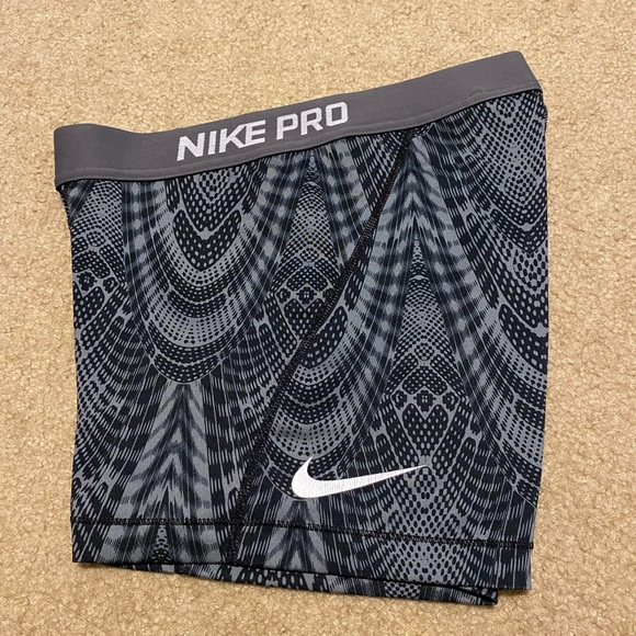Nike Pro Dri-Fit Shorts - Picture 2 of 6